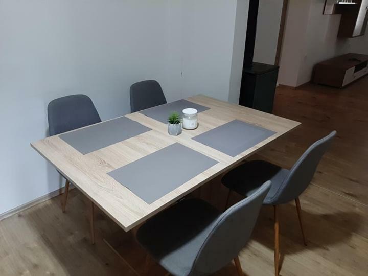 Zoe Apartment Maribor Bagian luar foto